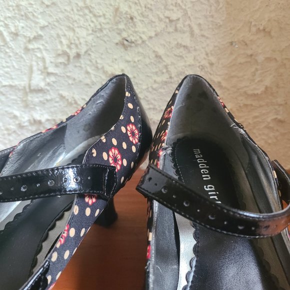 Pinup pumps - Picture 7 of 12